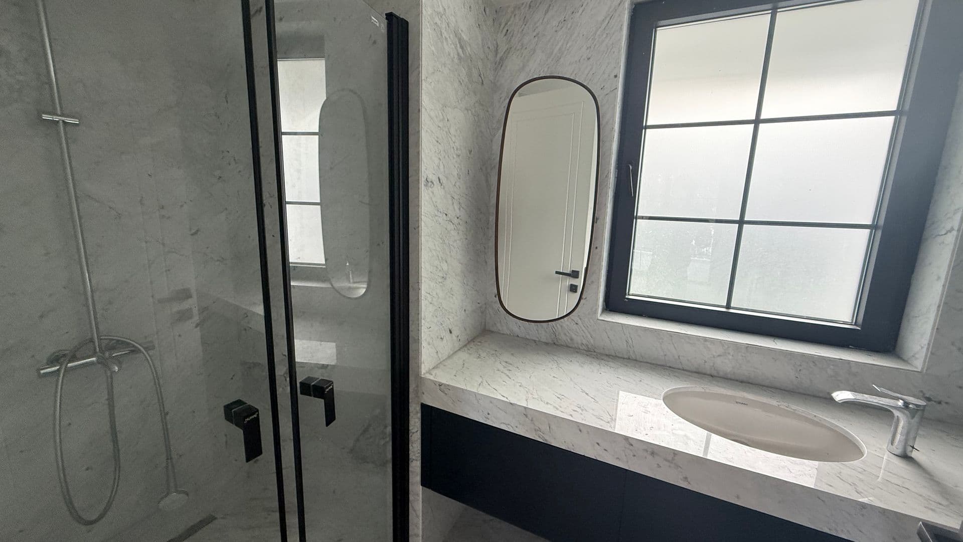 Acarkent'te Modern Dekorasyonlu Sıfır BR Villa 11