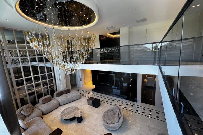 Acarkent'te 2000m2 Arsa İçinde Yenilenmiş Sıfır Villa 7