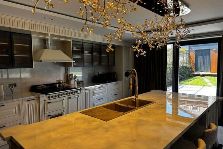 Acarkent'te 2000m2 Arsa İçinde Yenilenmiş Sıfır Villa 9