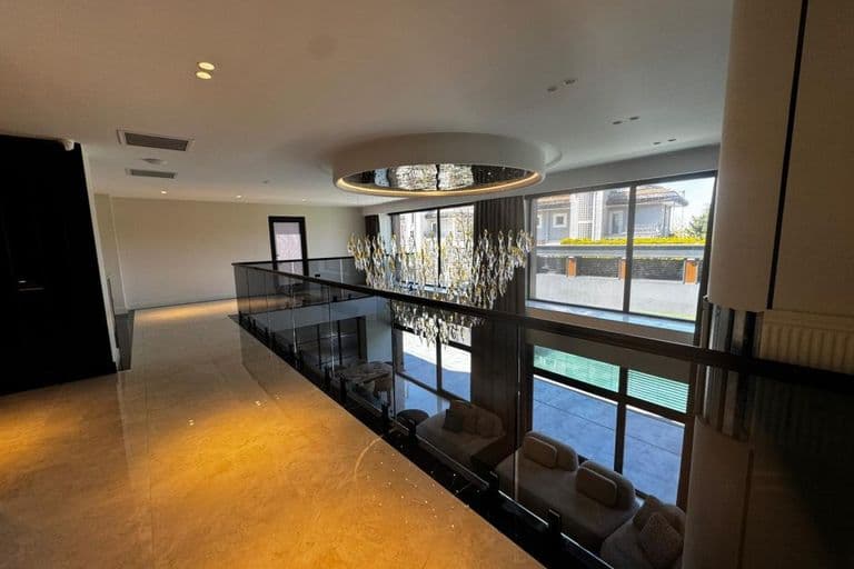 Acarkent'te 2000m2 Arsa İçinde Yenilenmiş Sıfır Villa 11