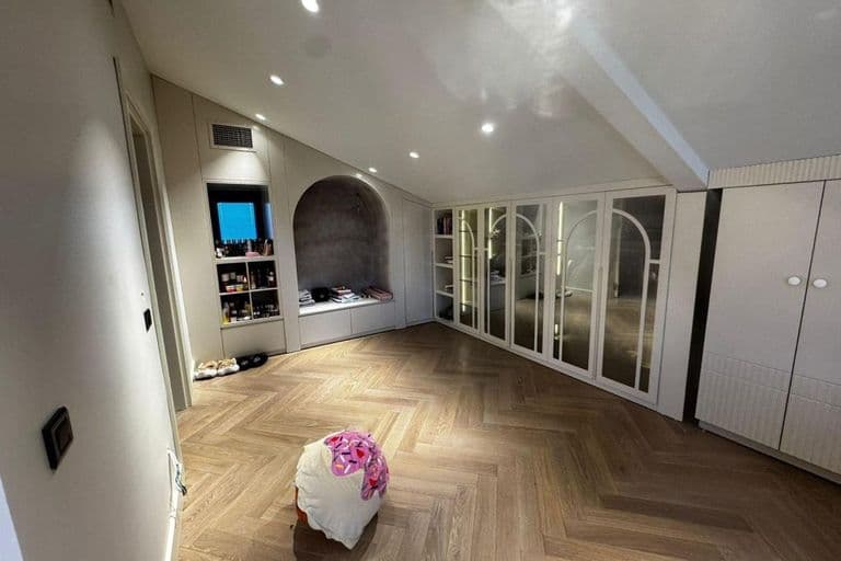 Acarkent'te 2000m2 Arsa İçinde Yenilenmiş Sıfır Villa 13