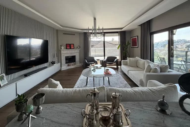 Acarkent'te Düz Girişli ve Büyük Bahçeli Modern Satılık Villa 36