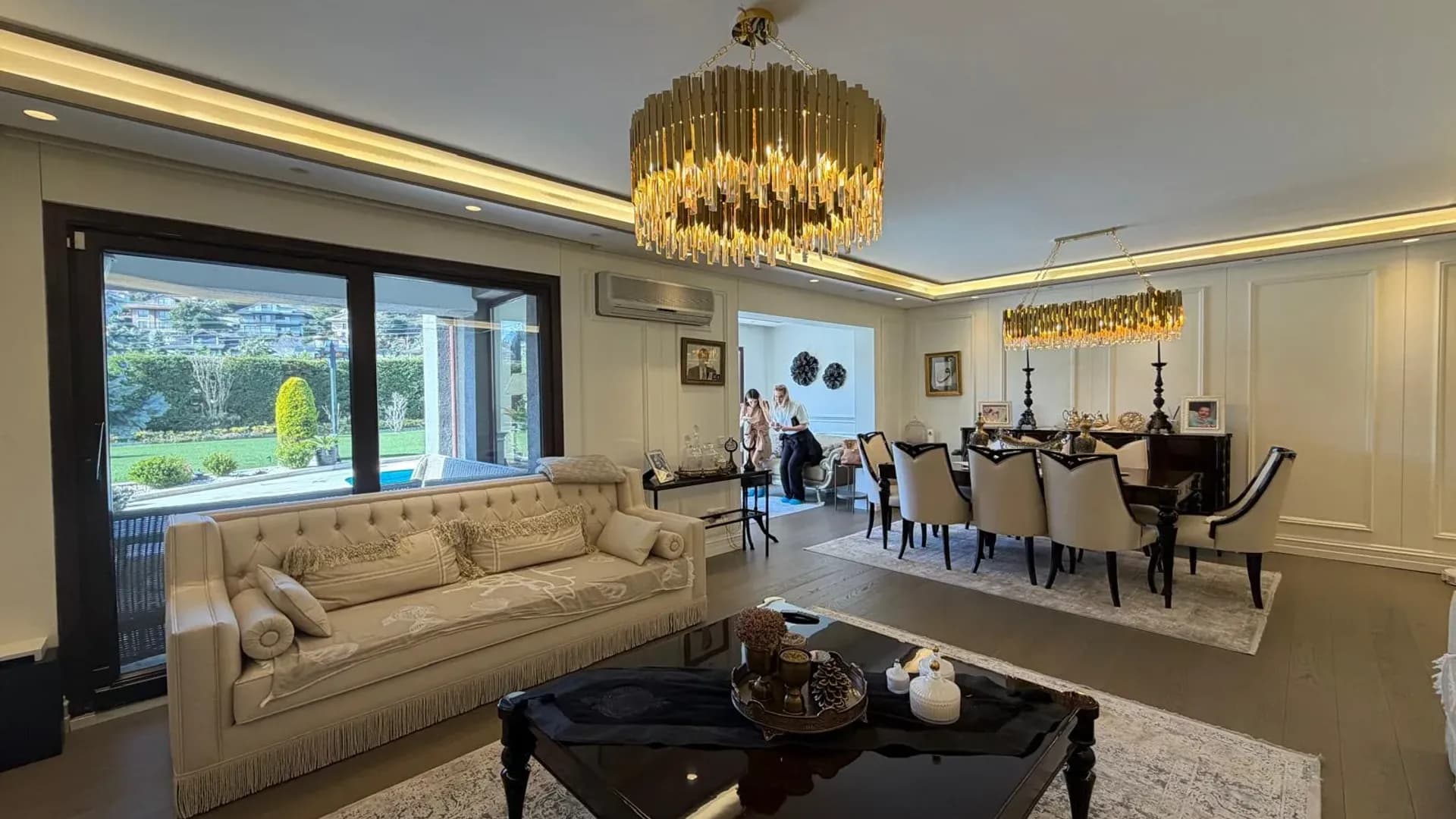 Acarkent'te Düz Girişli ve Büyük Bahçeli Modern Satılık Villa 14