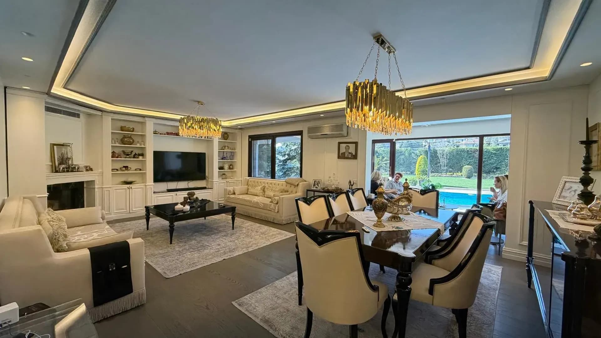 Acarkent'te Düz Girişli ve Büyük Bahçeli Modern Satılık Villa 15