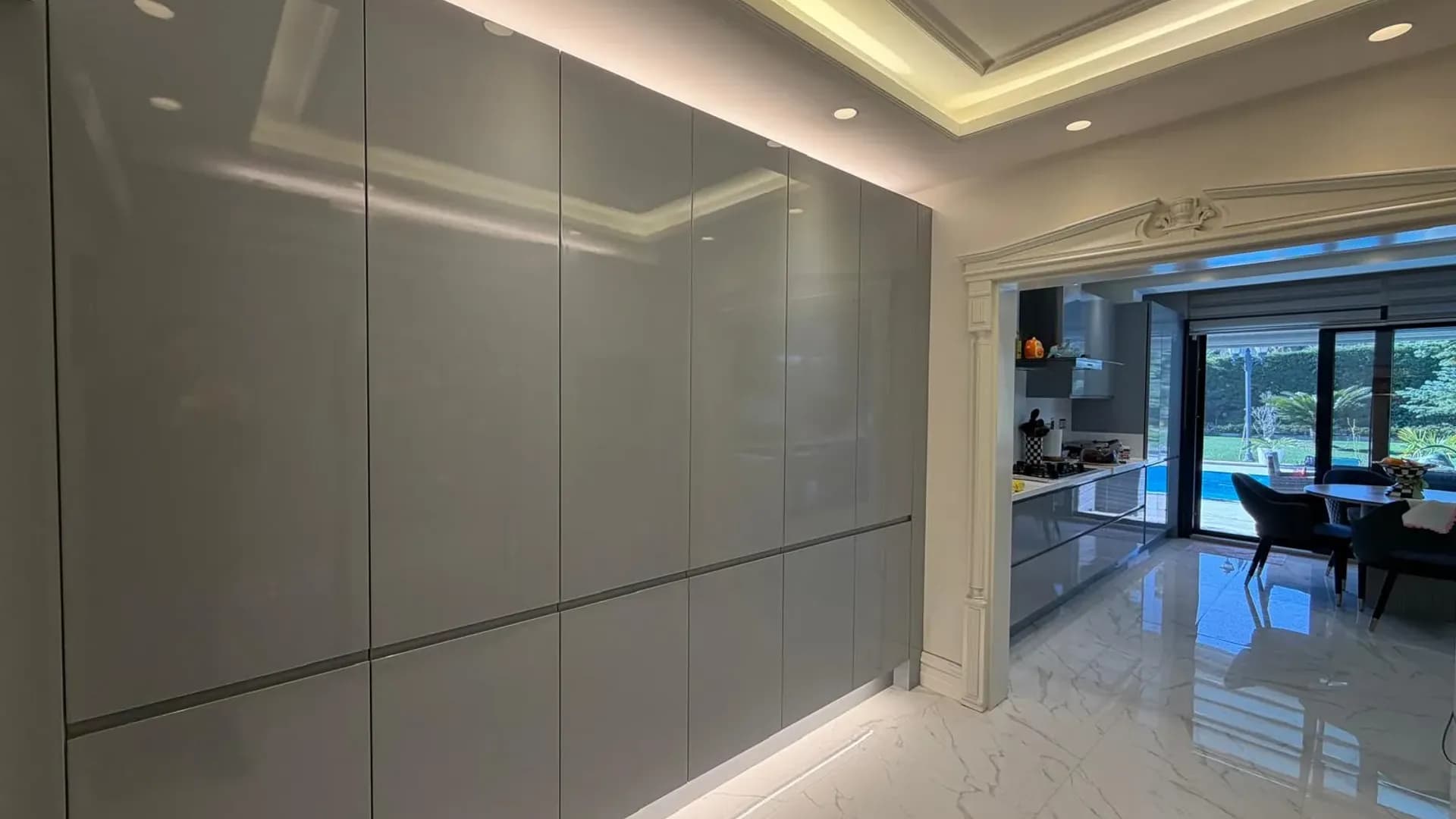 Acarkent'te Düz Girişli ve Büyük Bahçeli Modern Satılık Villa 18