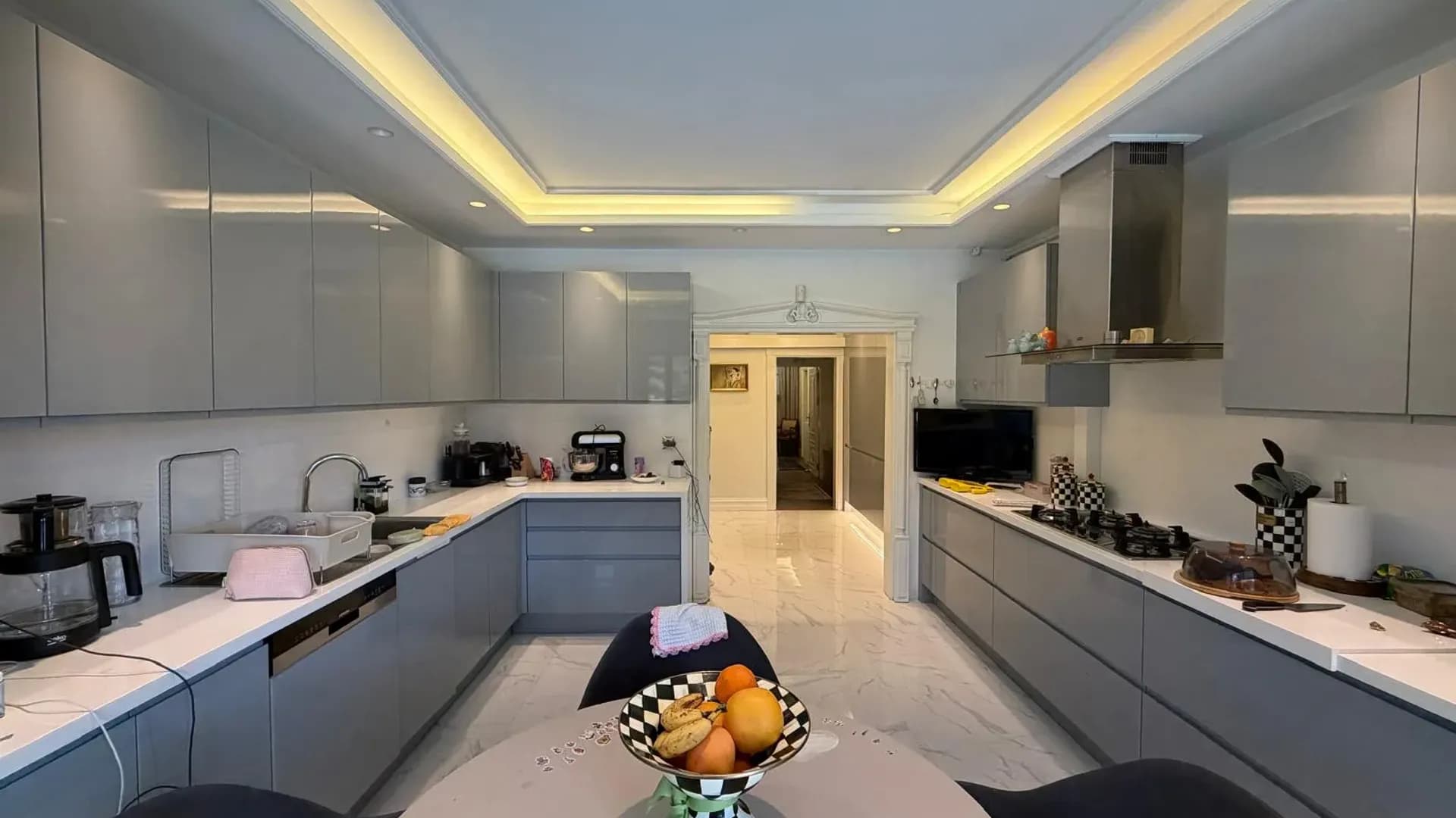 Acarkent'te Düz Girişli ve Büyük Bahçeli Modern Satılık Villa 20