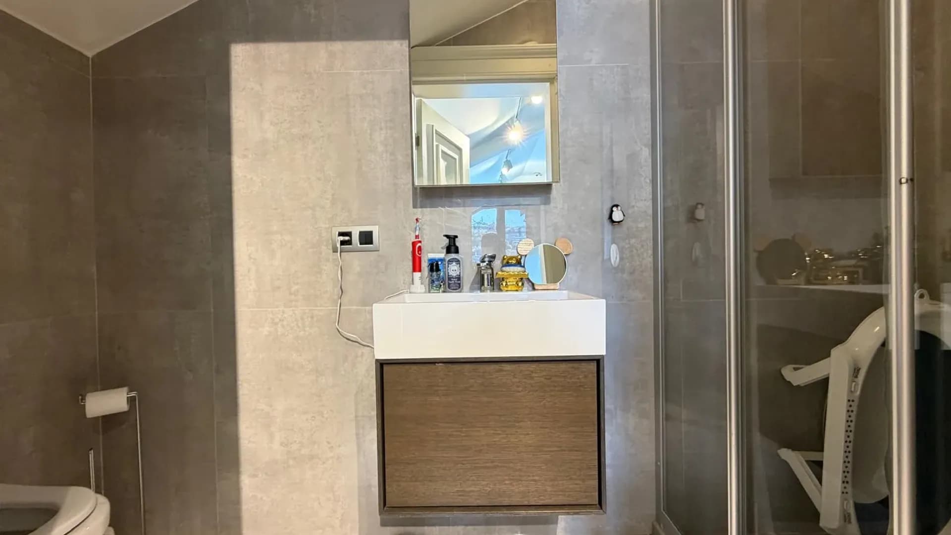 Acarkent'te Düz Girişli ve Büyük Bahçeli Modern Satılık Villa 44