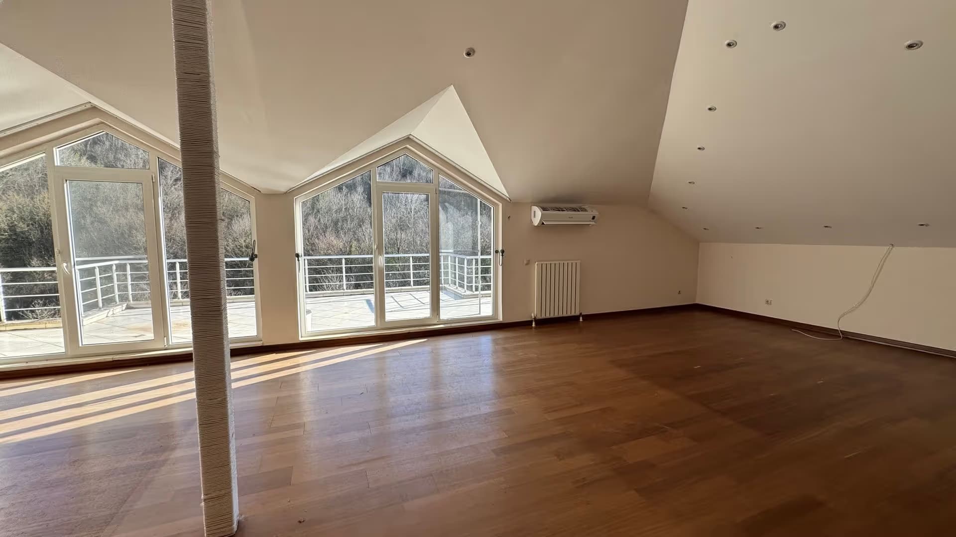 Acarkent'te Orman Manzaralı Güney Cepheli BR Satılık Villa 17