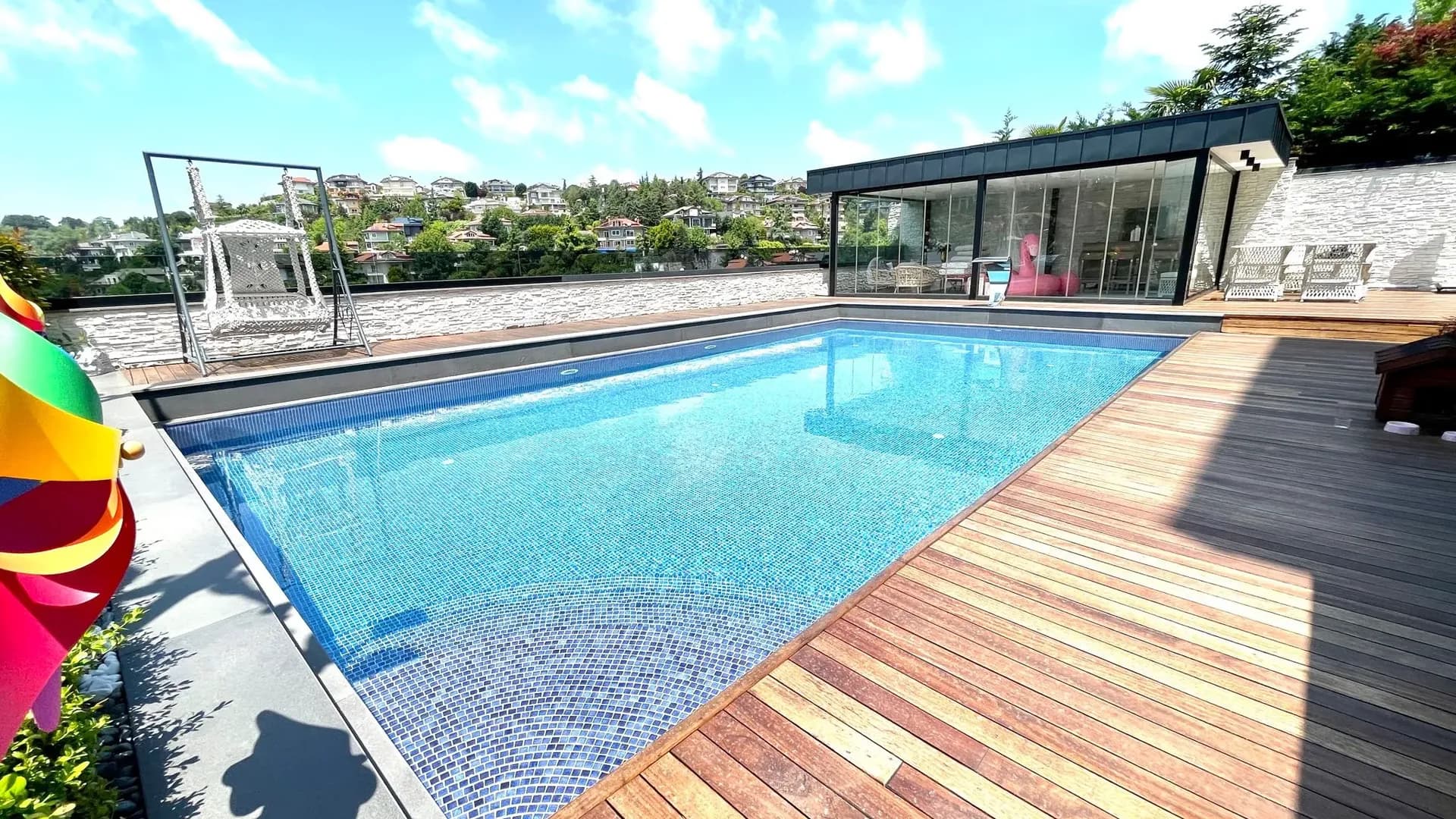 Acarkent'te 5 Katlı Harici Müştemilatlı Modern BR Satılık Villa 3