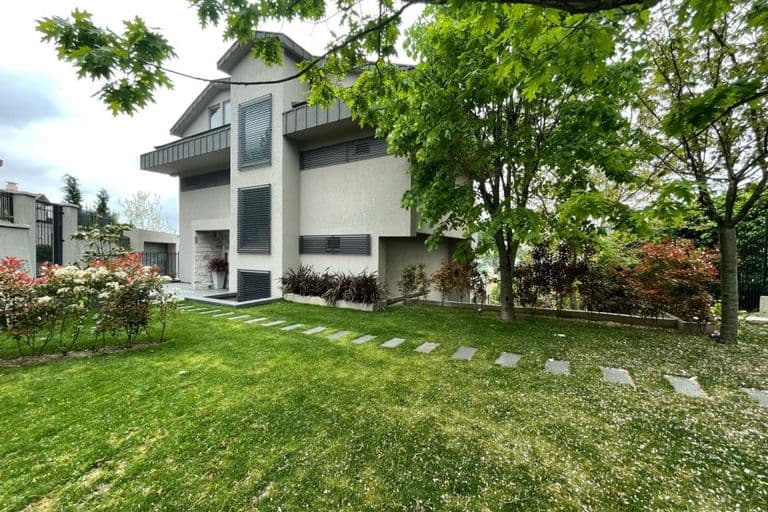 Acarkent'te Satılık Yenilenmiş Satılık Ticari Villa 6