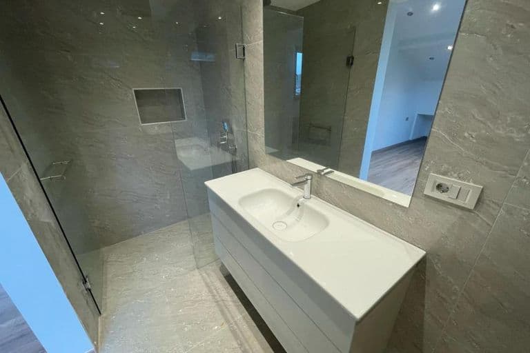 Acarkent'te Satılık Yenilenmiş Satılık Ticari Villa 10