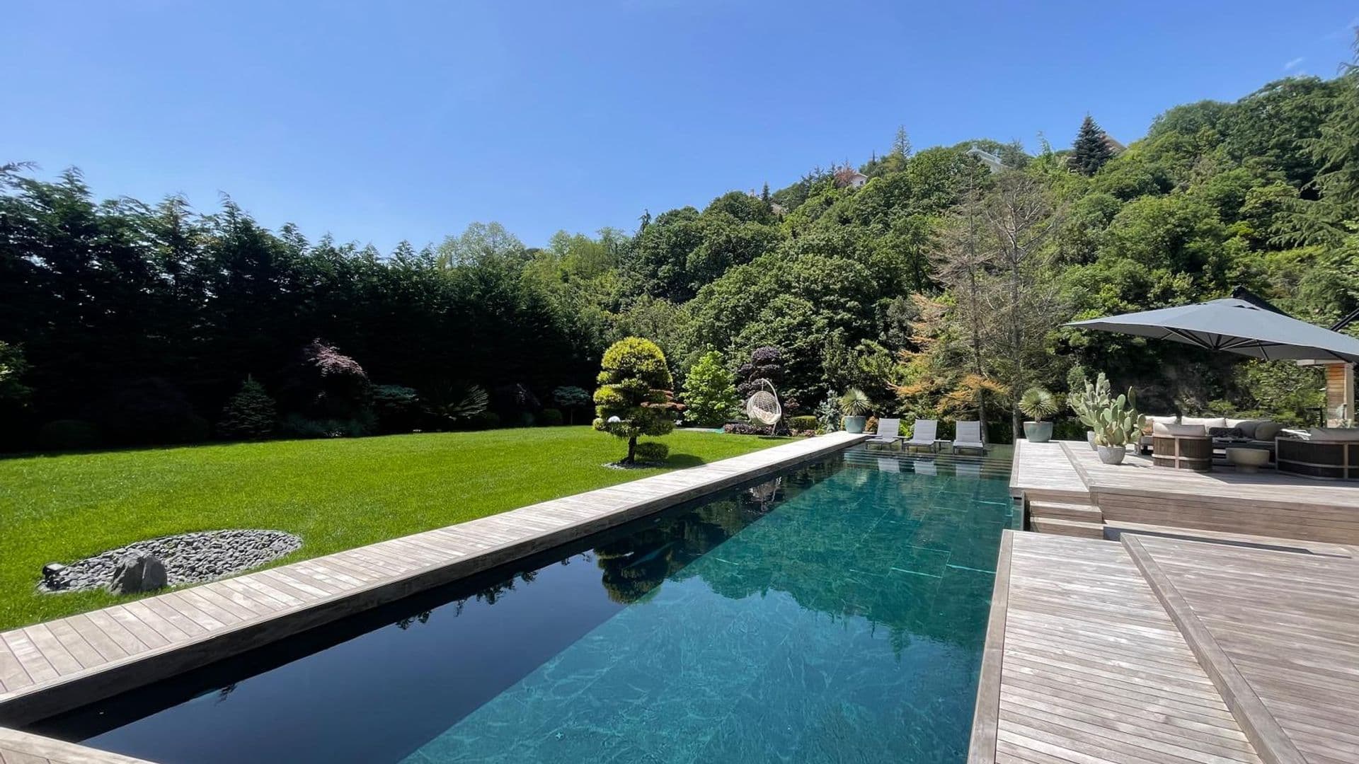 Acarkent'te İzole Bahçeli Özel Tasarımlı Satılık Sıfır Villa 2