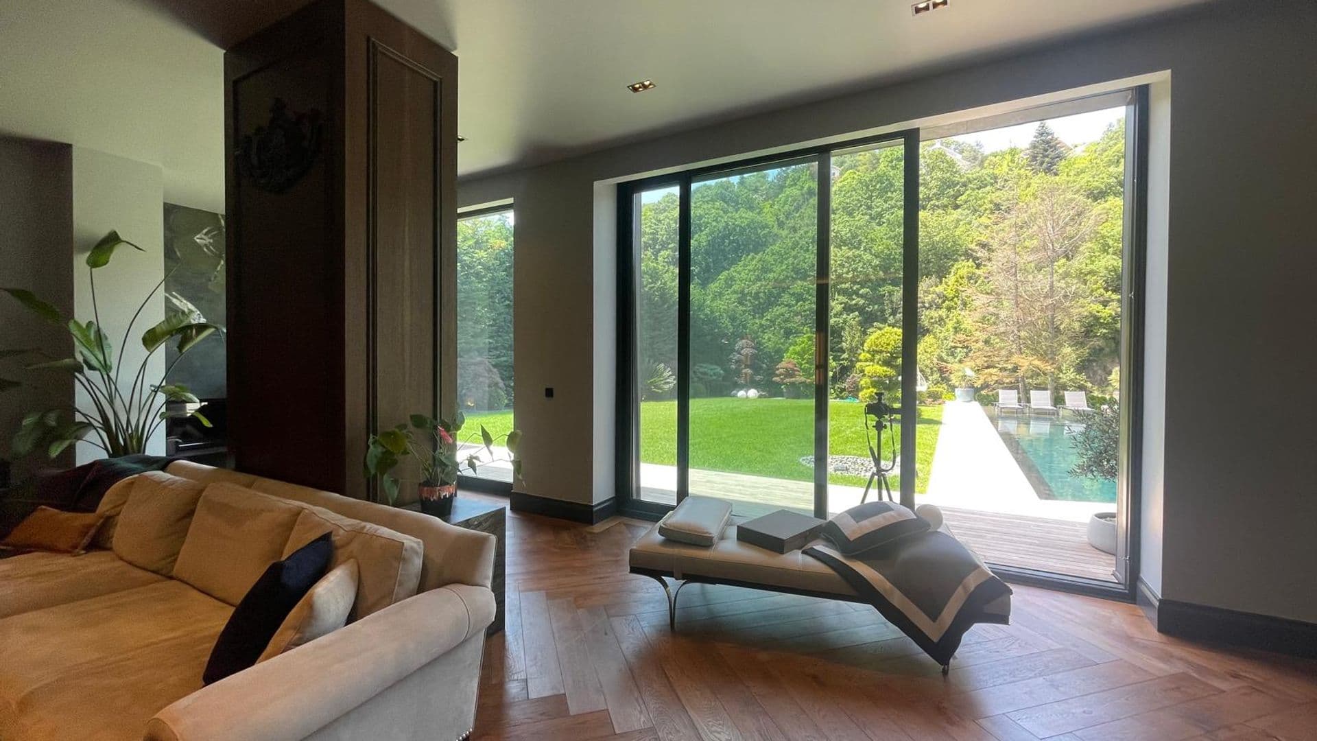 Acarkent'te İzole Bahçeli Özel Tasarımlı Satılık Sıfır Villa 10