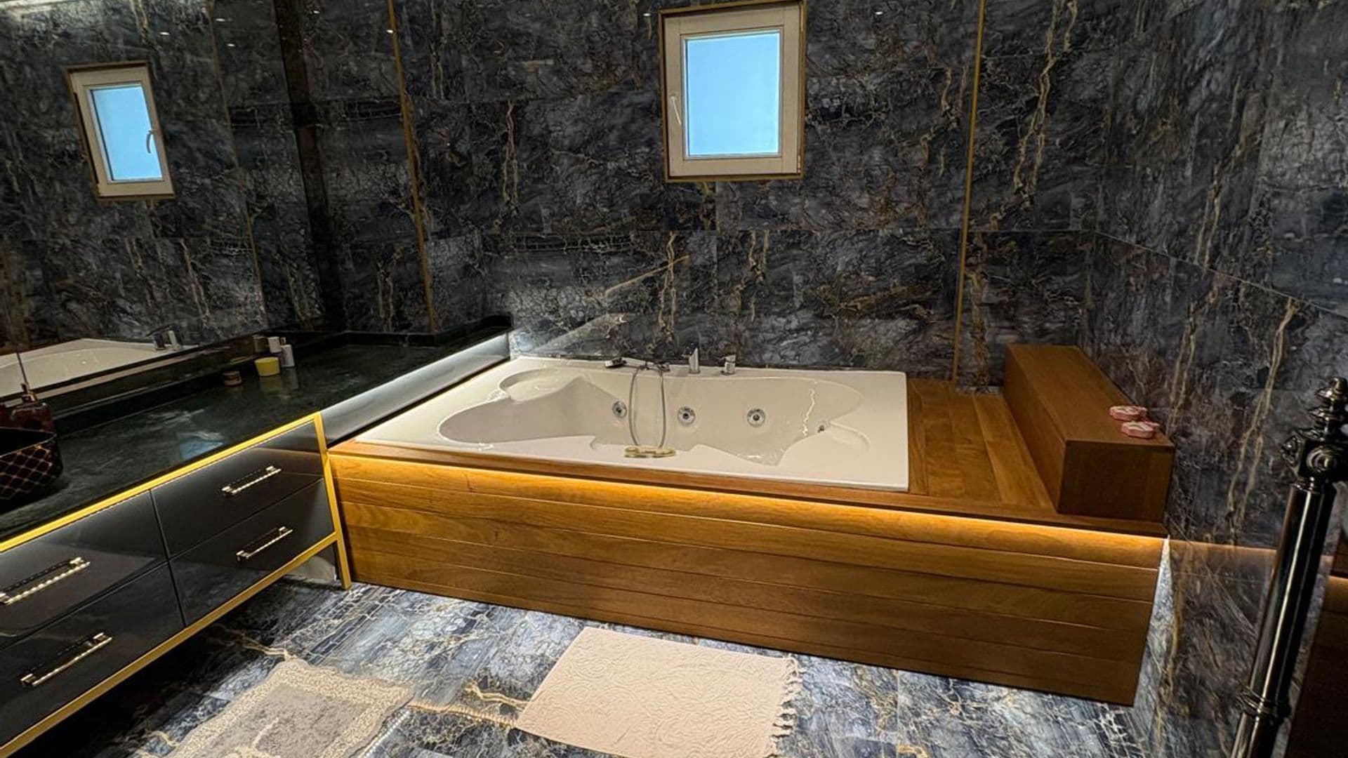 Acarkent'te 5 Katlı Harici Müştemilatlı Modern BR Satılık Villa 7