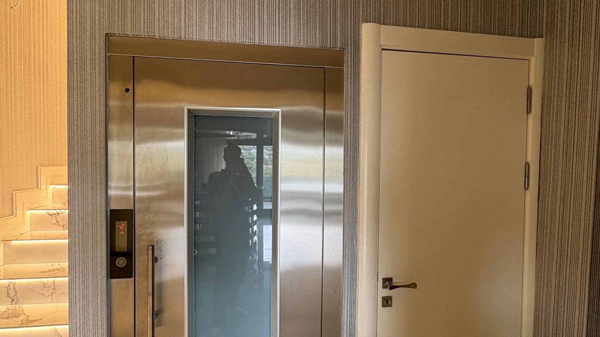 Acarkent'te 5 Katlı Harici Müştemilatlı Modern BR Satılık Villa 10