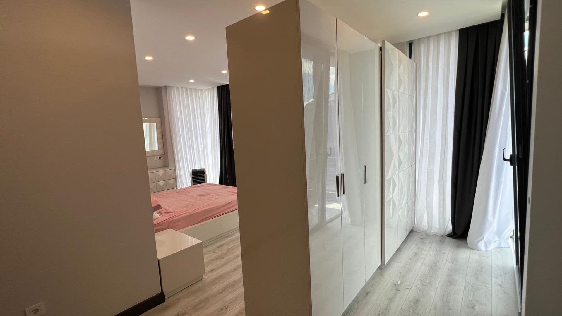 Reşadiye'de Müstakil Havuzlu Modern Sıfır Satılık Villa 18