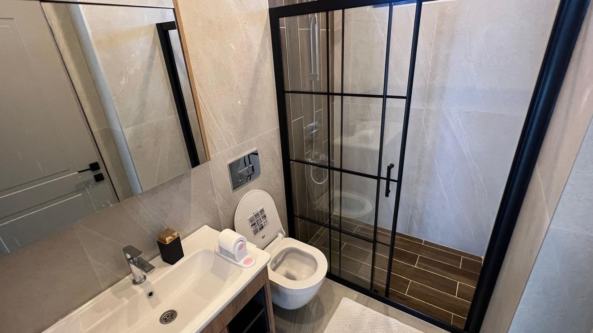 Reşadiye'de Müstakil Havuzlu Modern Sıfır Satılık Villa 23