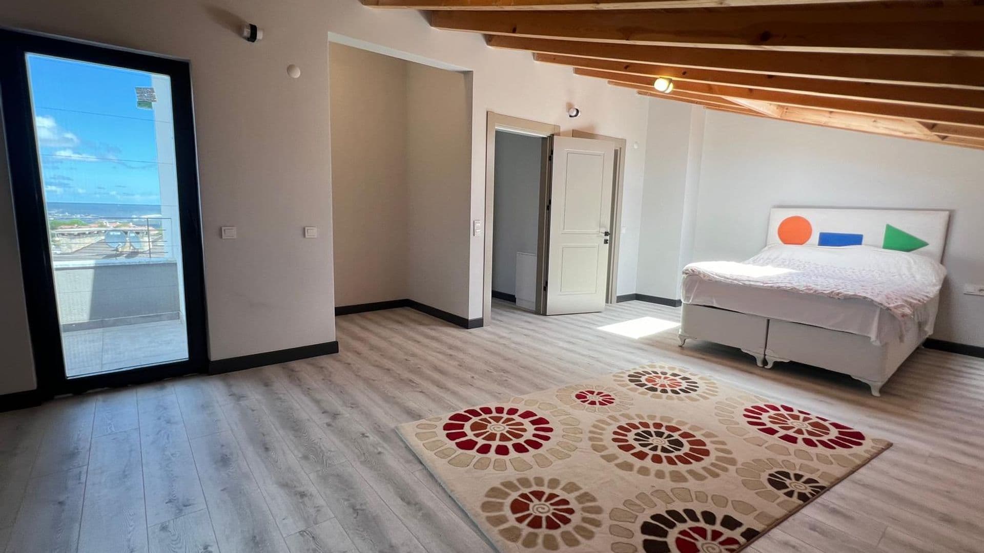 Reşadiye'de Müstakil Havuzlu Modern Sıfır Kiralık Villa 2